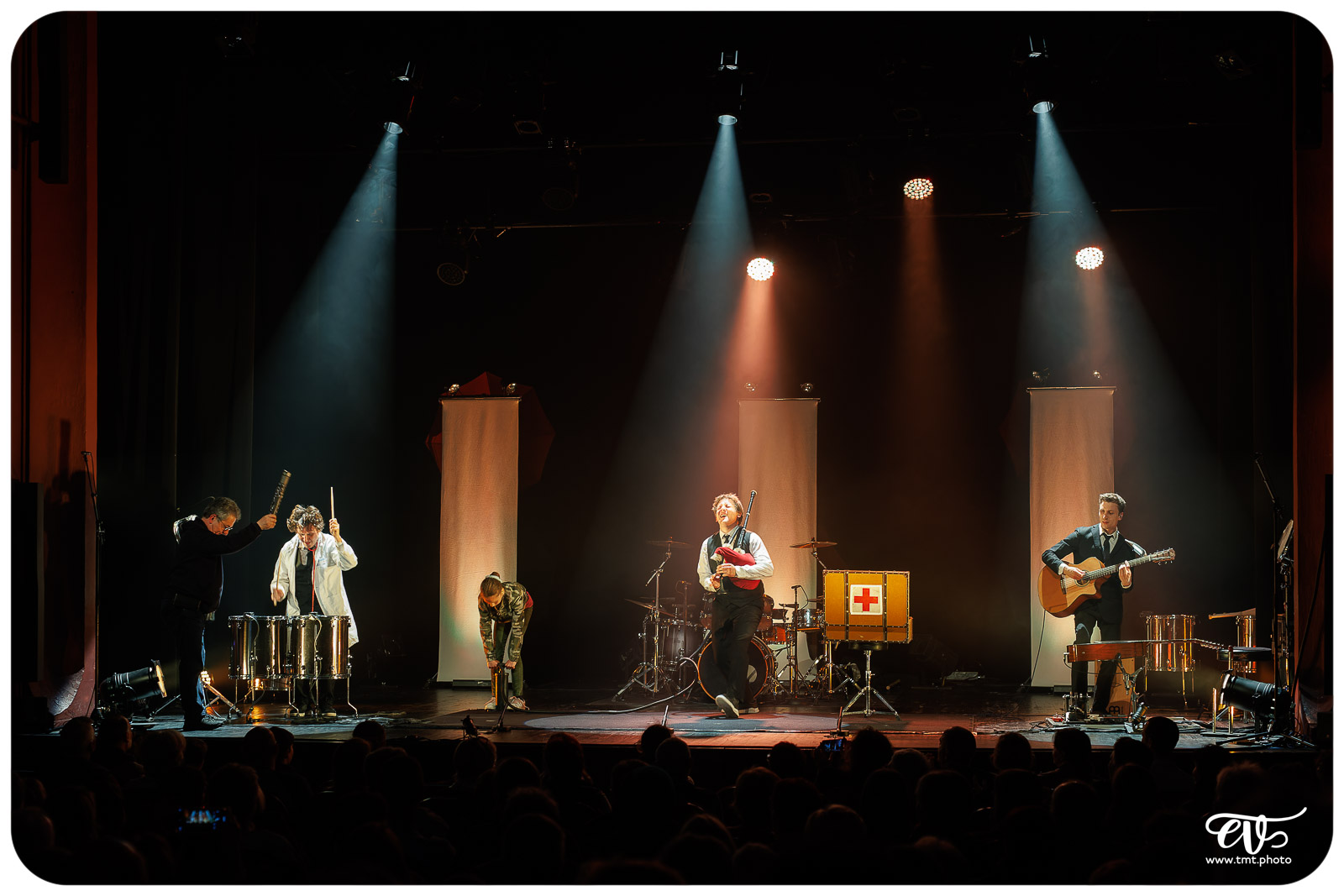 DRUM BROTHERS (LES FRÈRES COLLE)